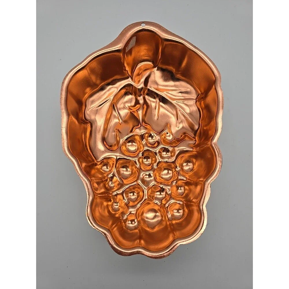 Vintage Wear-Ever Copper Tone Aluminum 6 Cup Cluster Of Grapes Jello Mold 2978